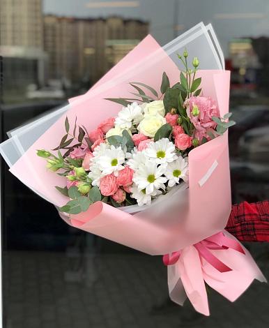 Букет цветов из: Розы, Лизиантусы и Хризантемы в Серебрянном Бору